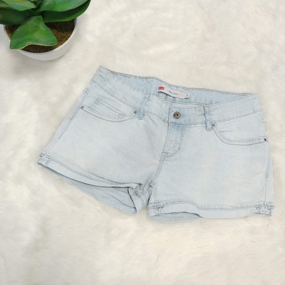 Levi's Pants - LEVI'S Shorty Short light wash folded cuff size 9